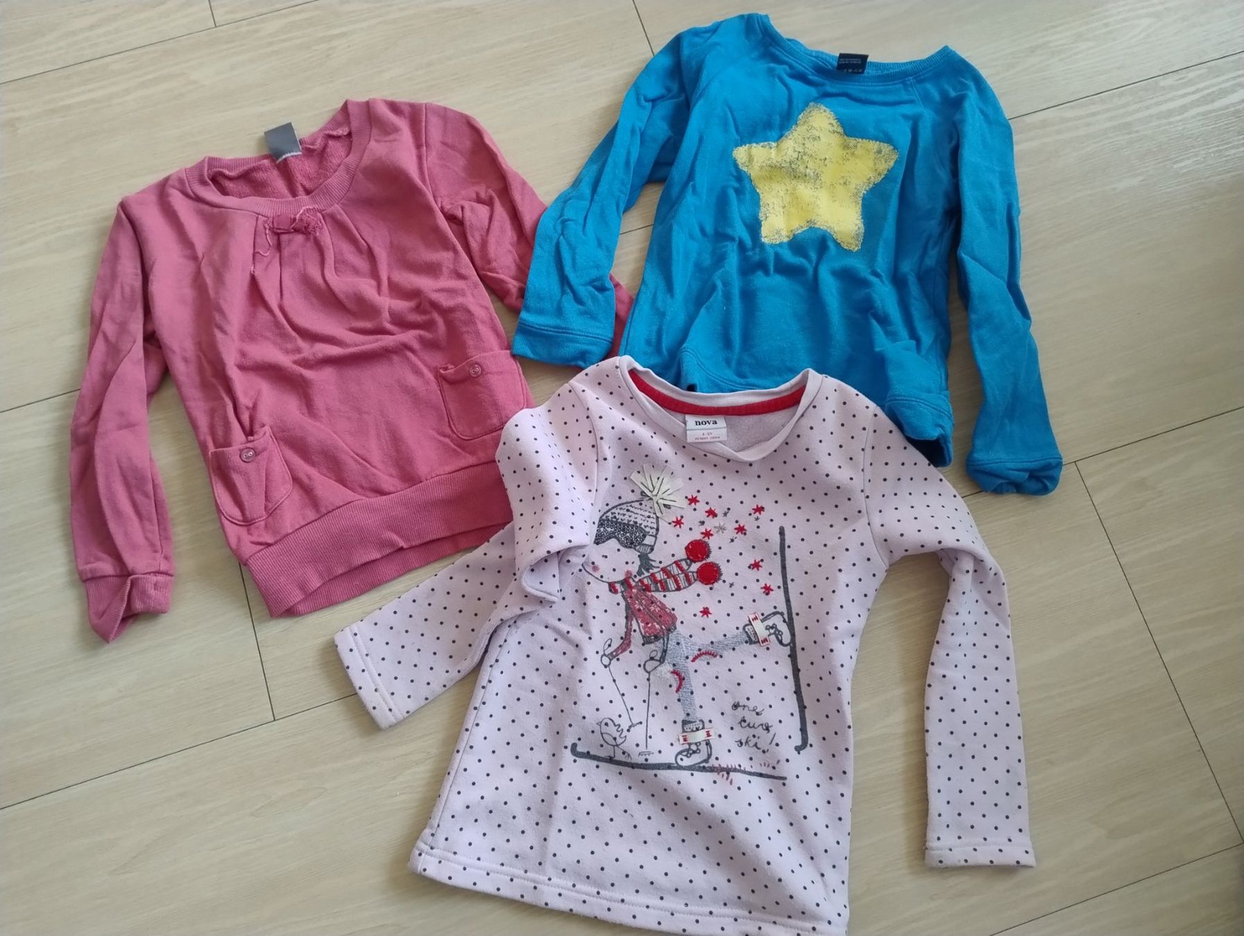 Lotti & Set di vestiti: Dickere Pullis Gr.110 – Usato da Bätterkinden venduto da livingdreams