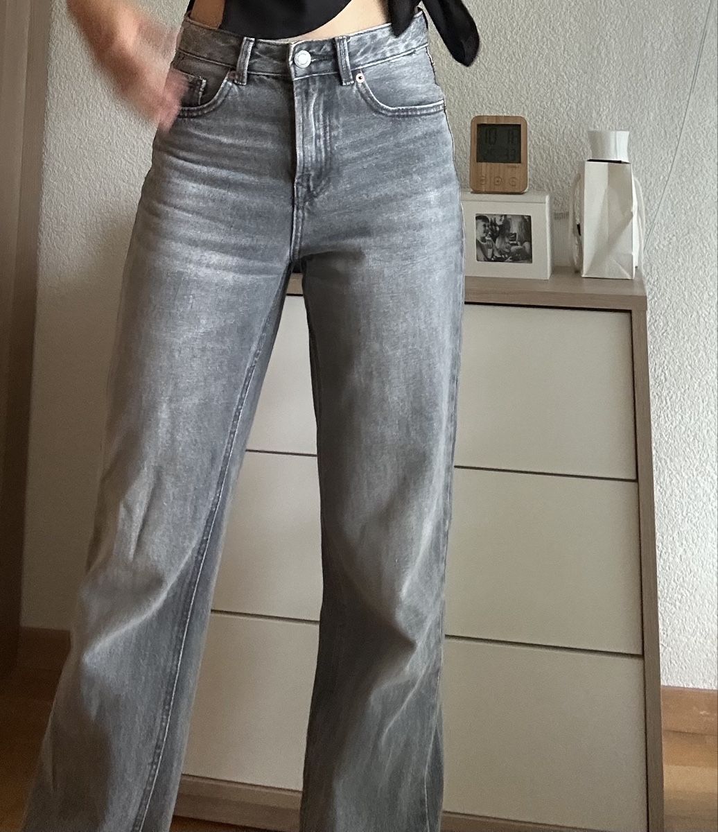 Stradivarius Jeans: Jean gris , coupe droite! – Nuovo (secondo la descrizione) da Bulle venduto da Miriammf_6