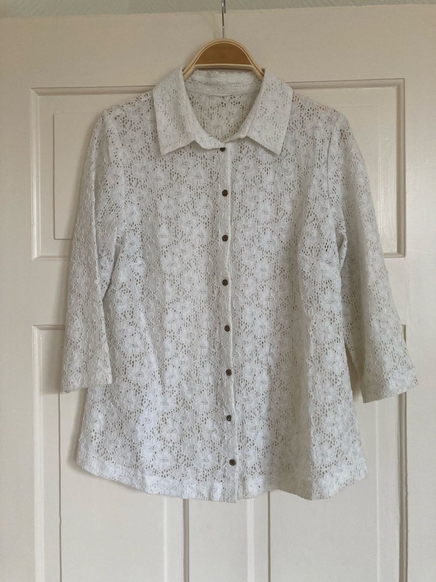 Camicette: White Lace Blouse 3/4 Sleeve Size M/L – Usato da Zürich venduto da Maki333 1