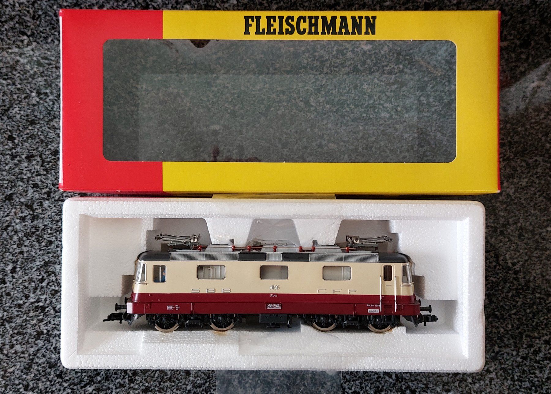 Fleischmann Modellini di ferrovie: Fleischmann - Doppeltraktion TEE Re 4/4''/Crossrail Re 436 – Nuovo (secondo la descrizione) da Rotkreuz venduto da MOBAHN-1zu87 6