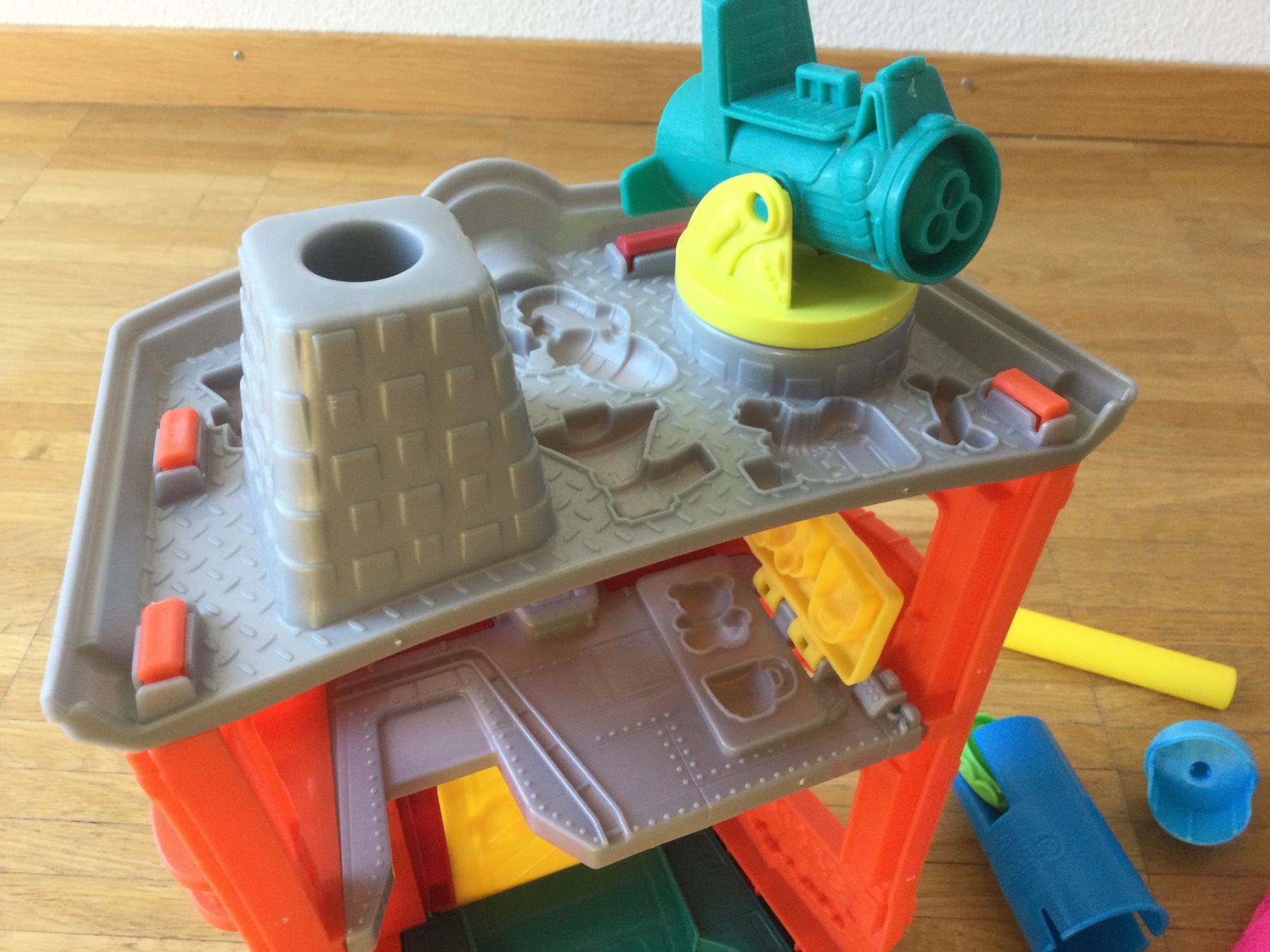 Play-Doh Giocattoli: Play-Doh Turm – Usato da Zürich venduto da ShadowVorlon 2