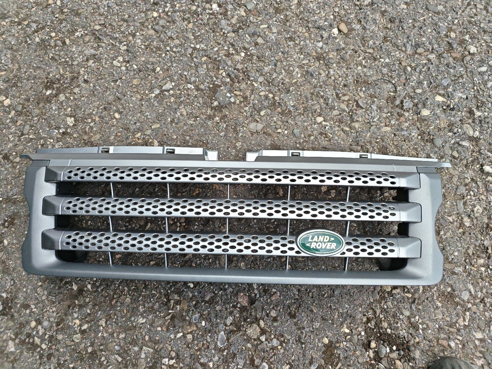 Land Rover Alle Autoersatzteile: Grill Labd Rover Range Rover L320 original  – Gebraucht aus Diepflingen von KellerAuktionen 3