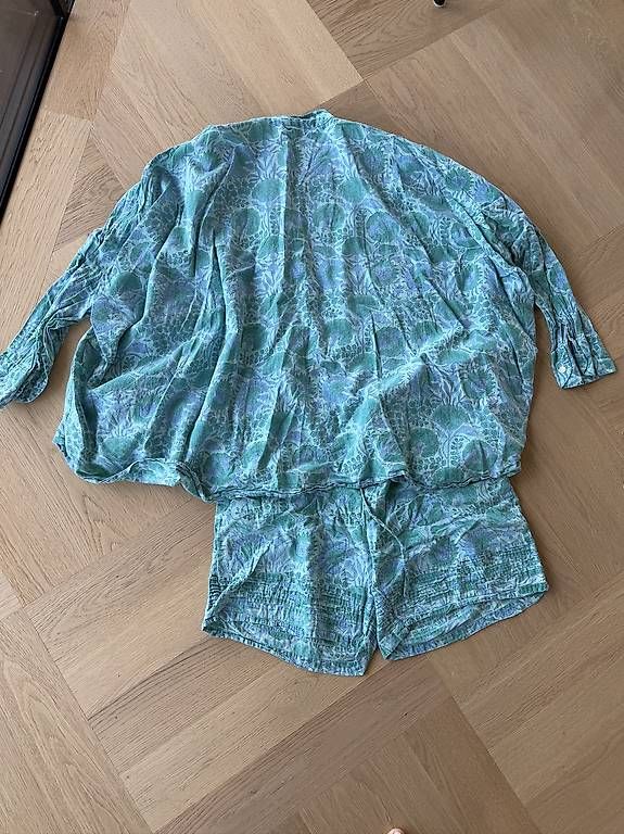 Lotti di vestiti: Shirt & Shorts – Usato da Uitikon Waldegg venduto da lapagy 2