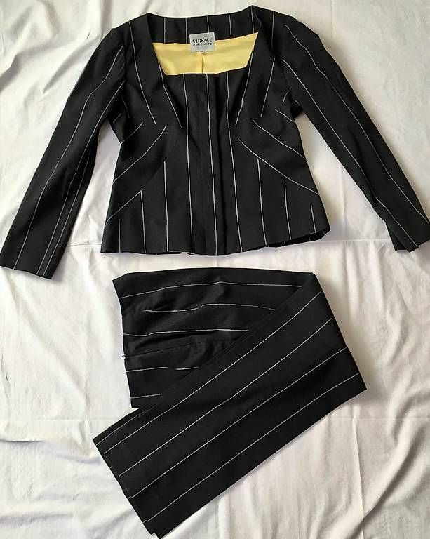 Completi & Tailleur: A vendre ensemble pantalon Versace vintage – Usato da Montreux venduto da flo_j5cb