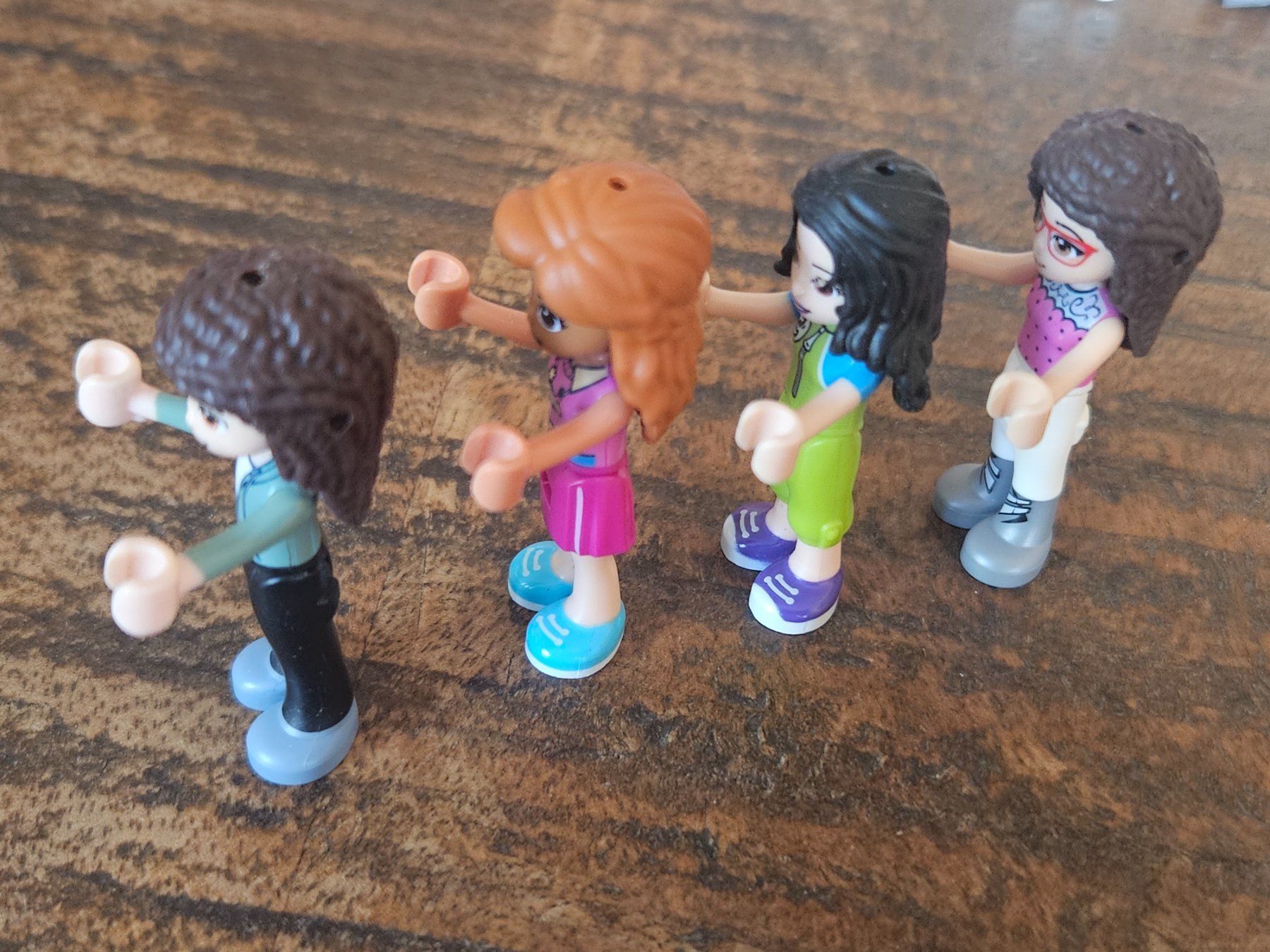 Lego Baukästen: lego lot de 4 figurines friends – Gebraucht aus Confignon von Ecrofigs 2