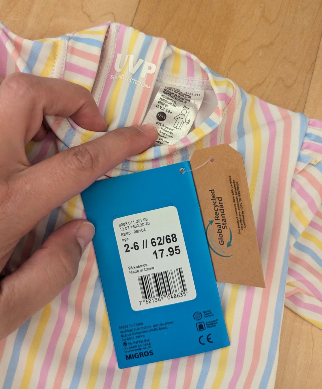 Migros Badekleider & Bikinis: Badeanzug langarm, Grösse 62/68 Neu – Neu und originalverpackt aus Uster von petches 2