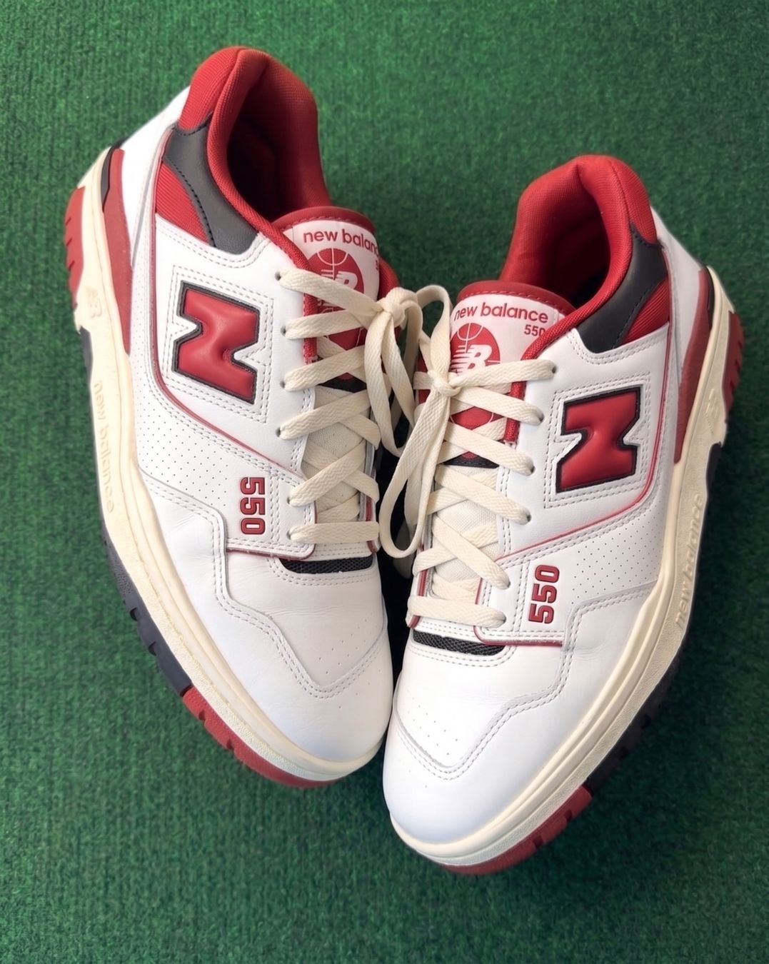 New Balance Scarpe da uomo: New Balance 550 Red/White – Usato da Lausanne venduto da Kallista-Atelier 2