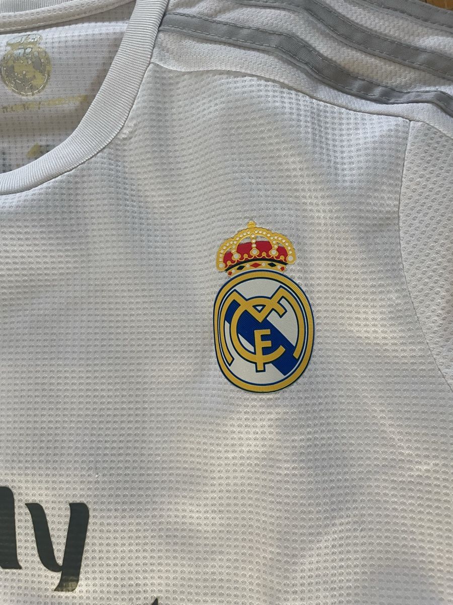 Real Madrid Canottiere & Pantaloni: Réal Madrid Trikot James – Usato da Stäfa venduto da Phphch 2