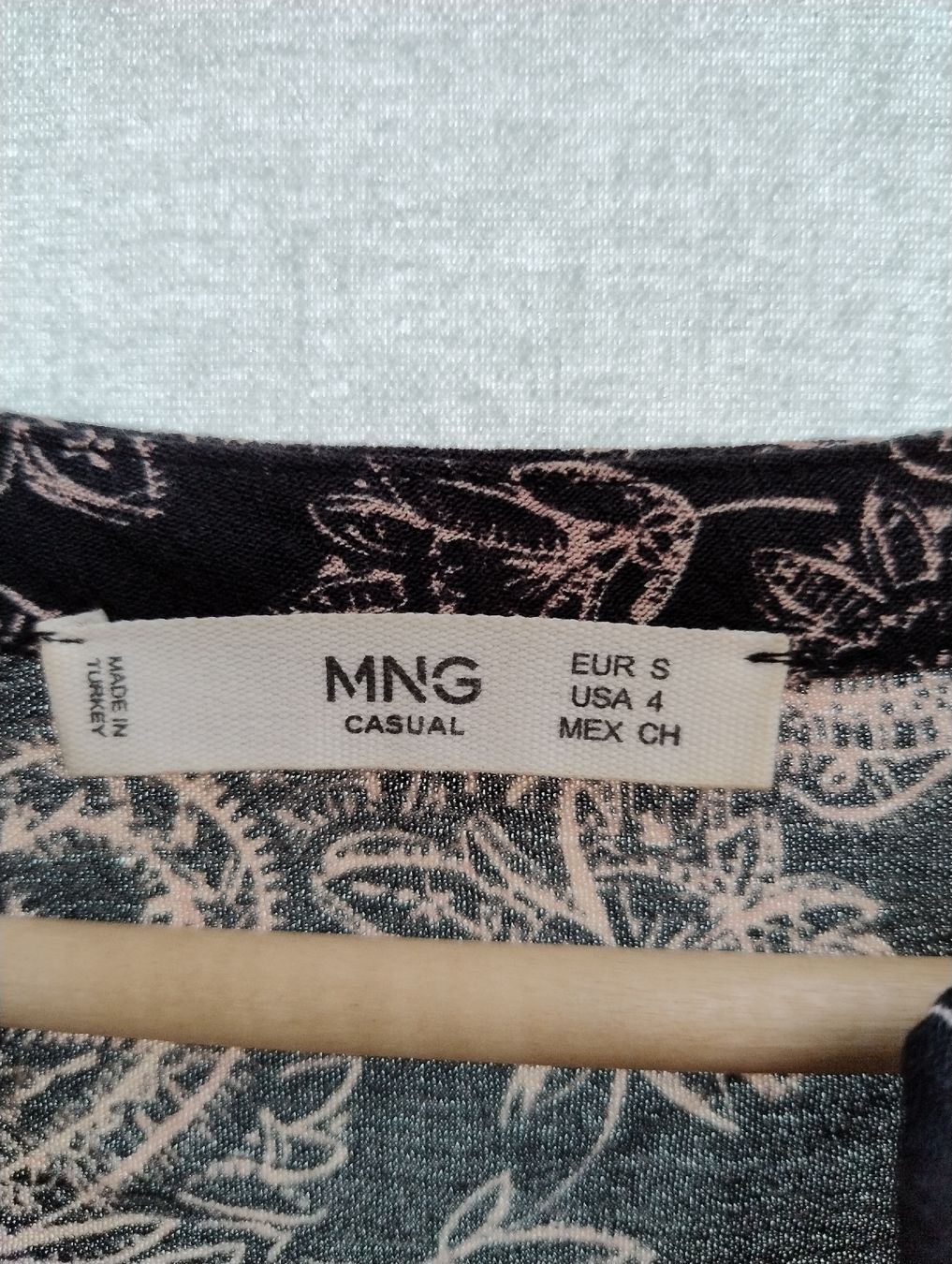 Mango Vestiti: Langarm-Kleid von Mango, Gr. S, Schwarz/Beige – Usato da Kirchberg BE venduto da lauraflu 1
