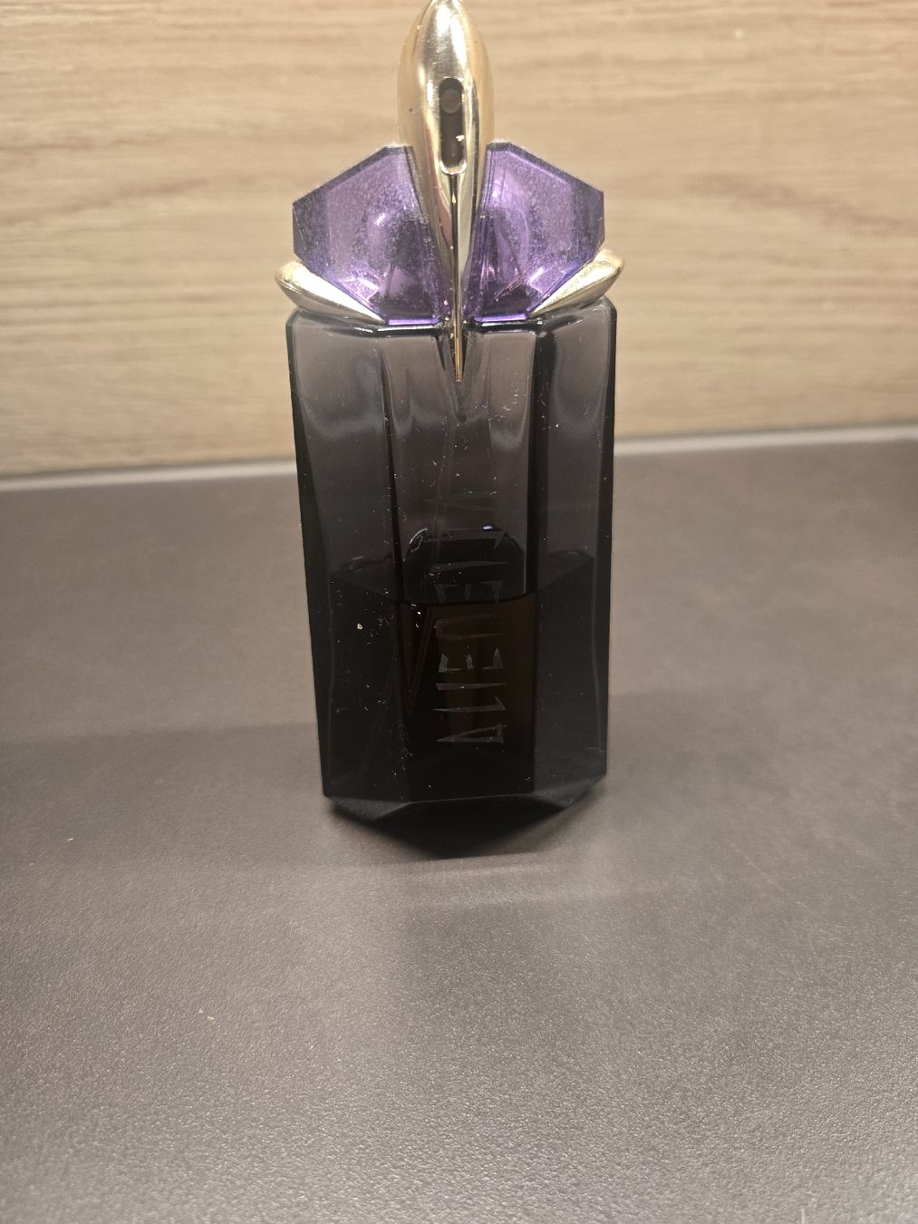 Mugler Profumi & Eau de Toilette: Mugler Alien Eau de Parfum halb voll – Usato da Werthenstein venduto da Icebaby13