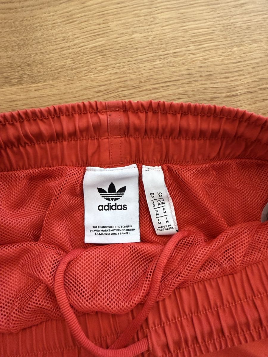 Adidas Pantaloni: Adidas Badehose rot, grösse M – Usato da Appenzell venduto da mar_6bpw 2
