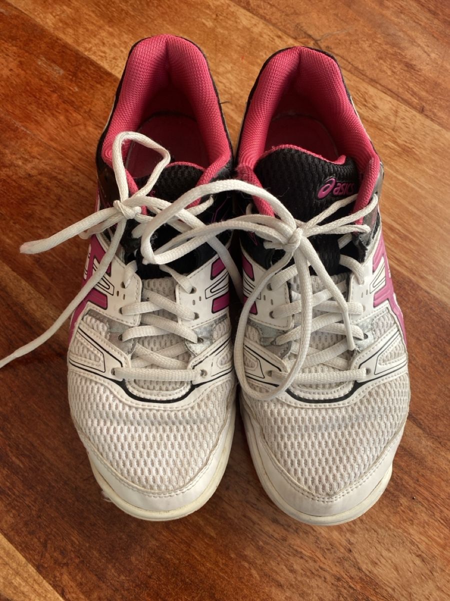 Asics Damenschuhe: Asics Turnschuhe  – Gebraucht aus Olten von Angisun