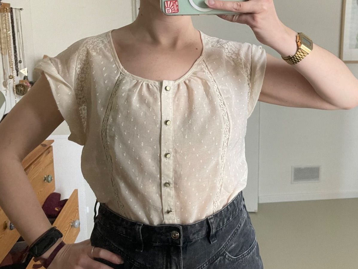 Mango Blusen: Ravissante blouse dentelle MANGO beige | Spitzenbluse Gr. S – Gebraucht aus Zürich von AnnaSa
