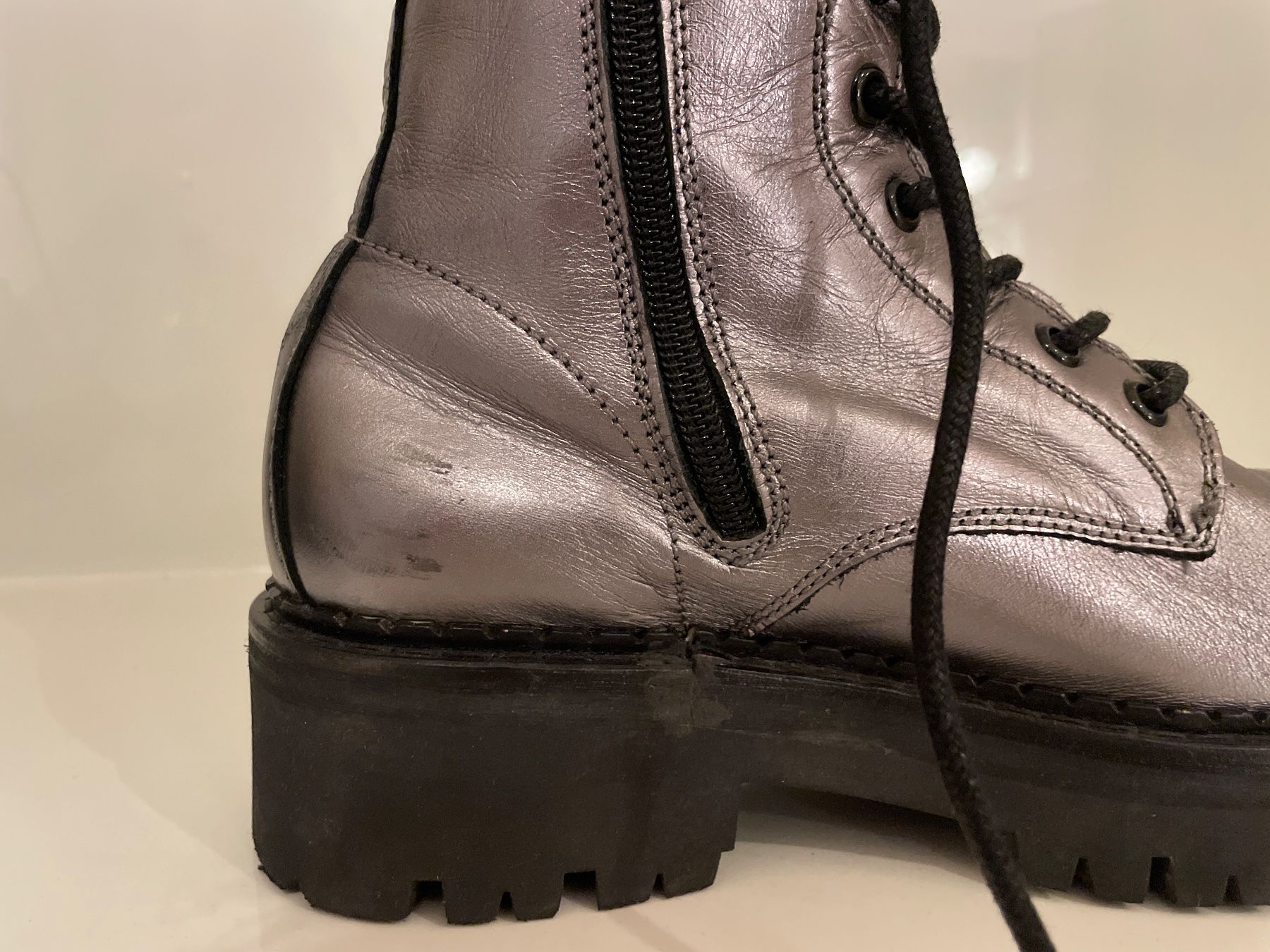 Tommy Hilfiger Damenschuhe: Silbrige TOMMY JEANS Leder Boots Gr. 37 – Gebraucht aus Frasnacht von GracyStore 4