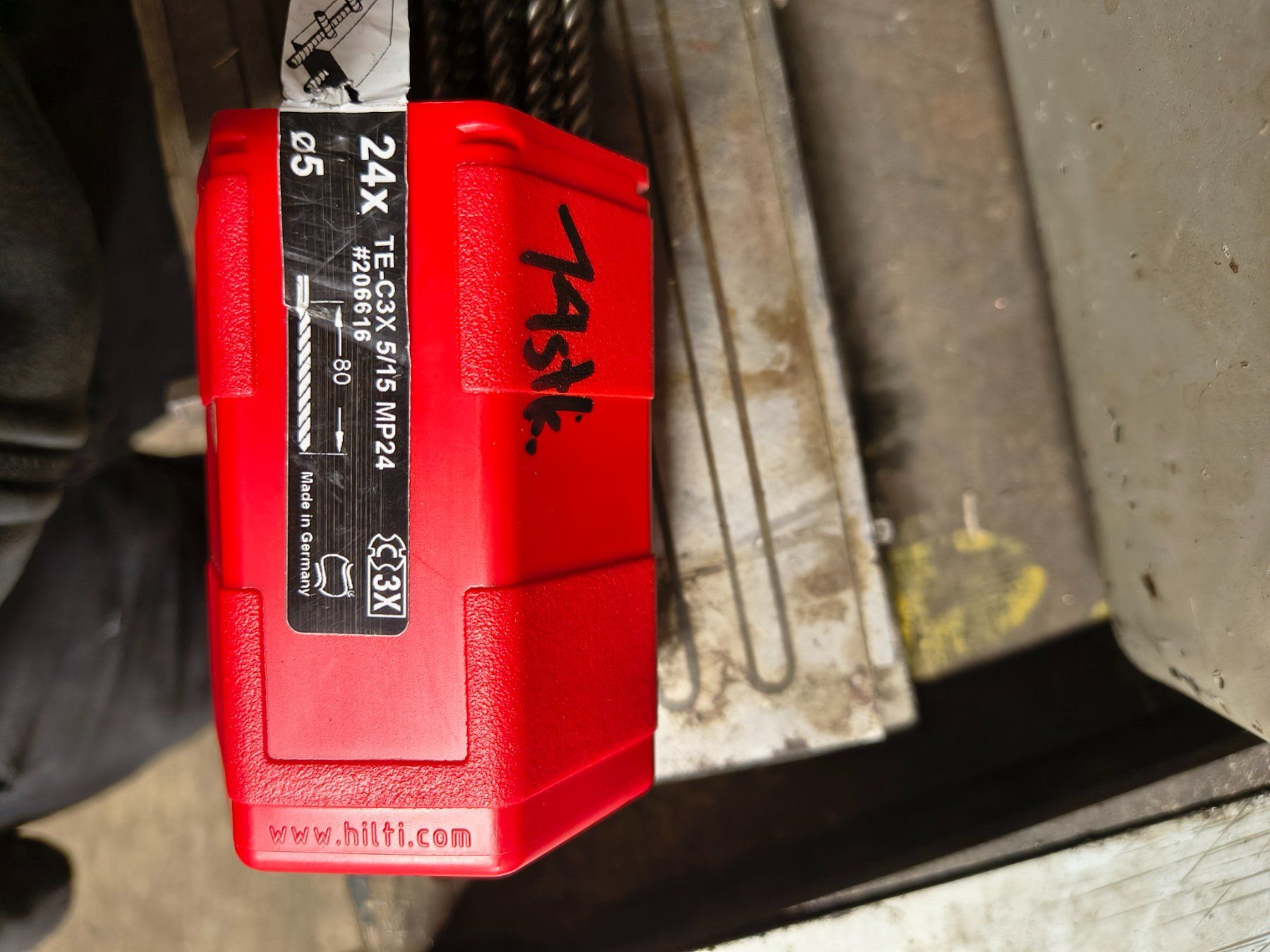 Hilti Tutti gli attrezzi: Hilti Bohrer 5mm – Usato da Oberhelfenschwil venduto da Leanhar13