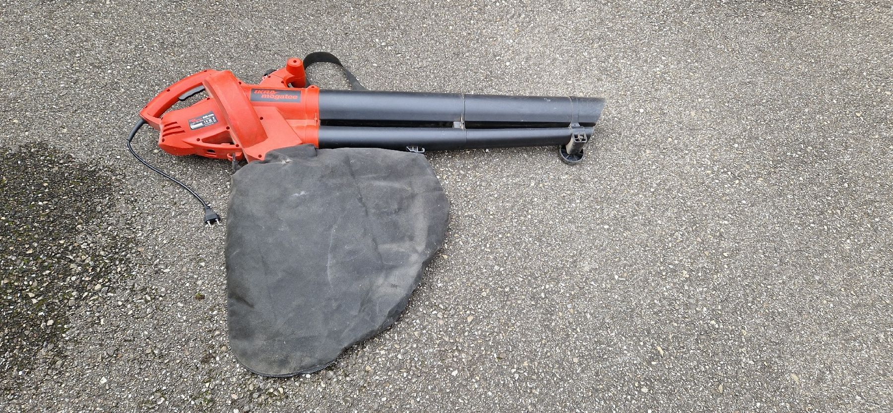 Soffiatori & Aspiratori per foglie: Elektro-Laubbläser/-Sauger Universal – Usato da Huttwil venduto da Gomex35 2