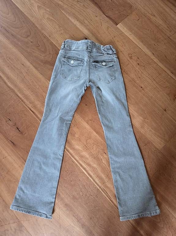 Pantaloni:  Jeans grau Gr. 152  – Usato da Wädenswil venduto da kat_x5zc 1