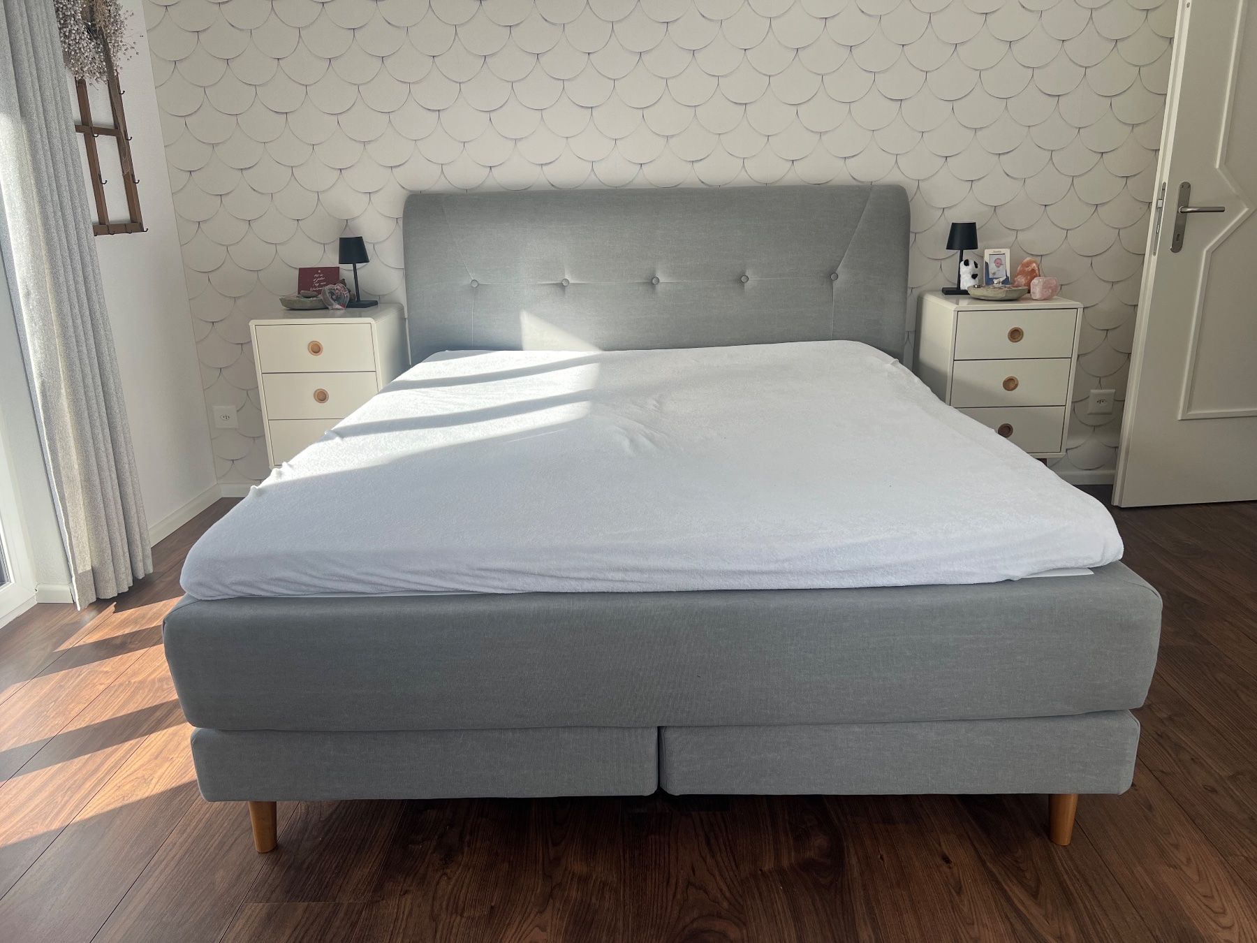 Betten: Boxspringbett Hellgrau – Gebraucht aus Matzendorf von jasmine9 1