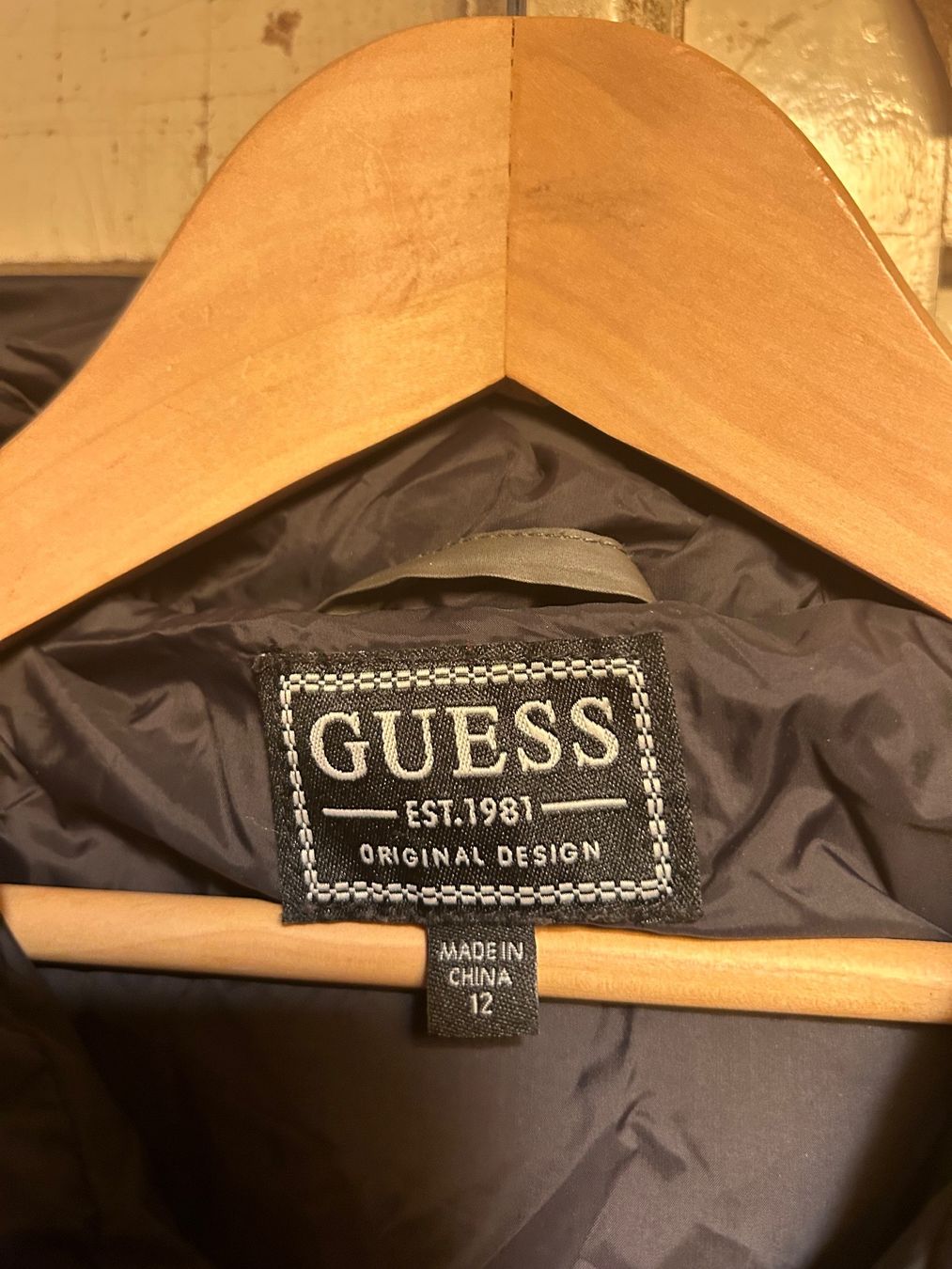 Guess Vestes & Manteaux: Doudoune – D'occasion à Genève par rescateCH 3