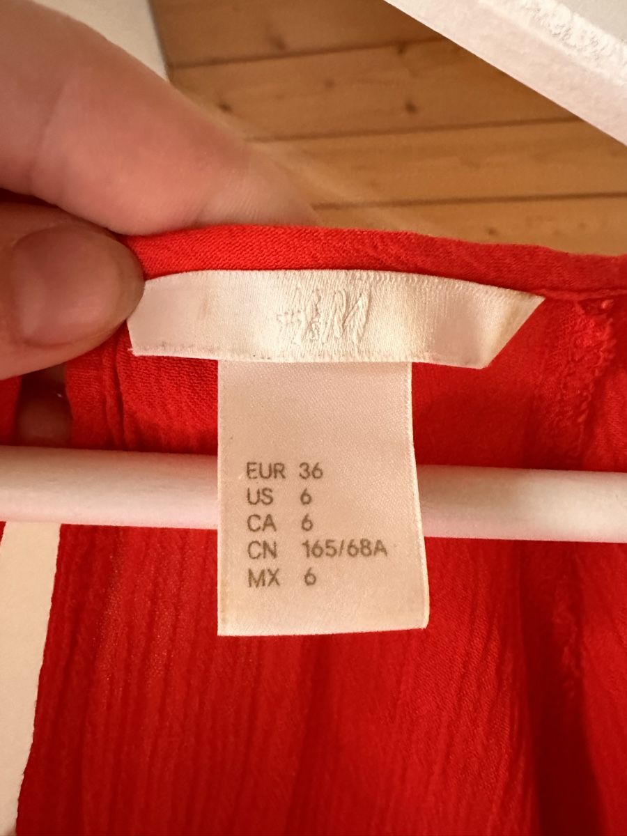 H&M Jumpsuits: Roter Playsuit mit Band für Taille – Gebraucht aus Zürich von BettinaMarie2308 2
