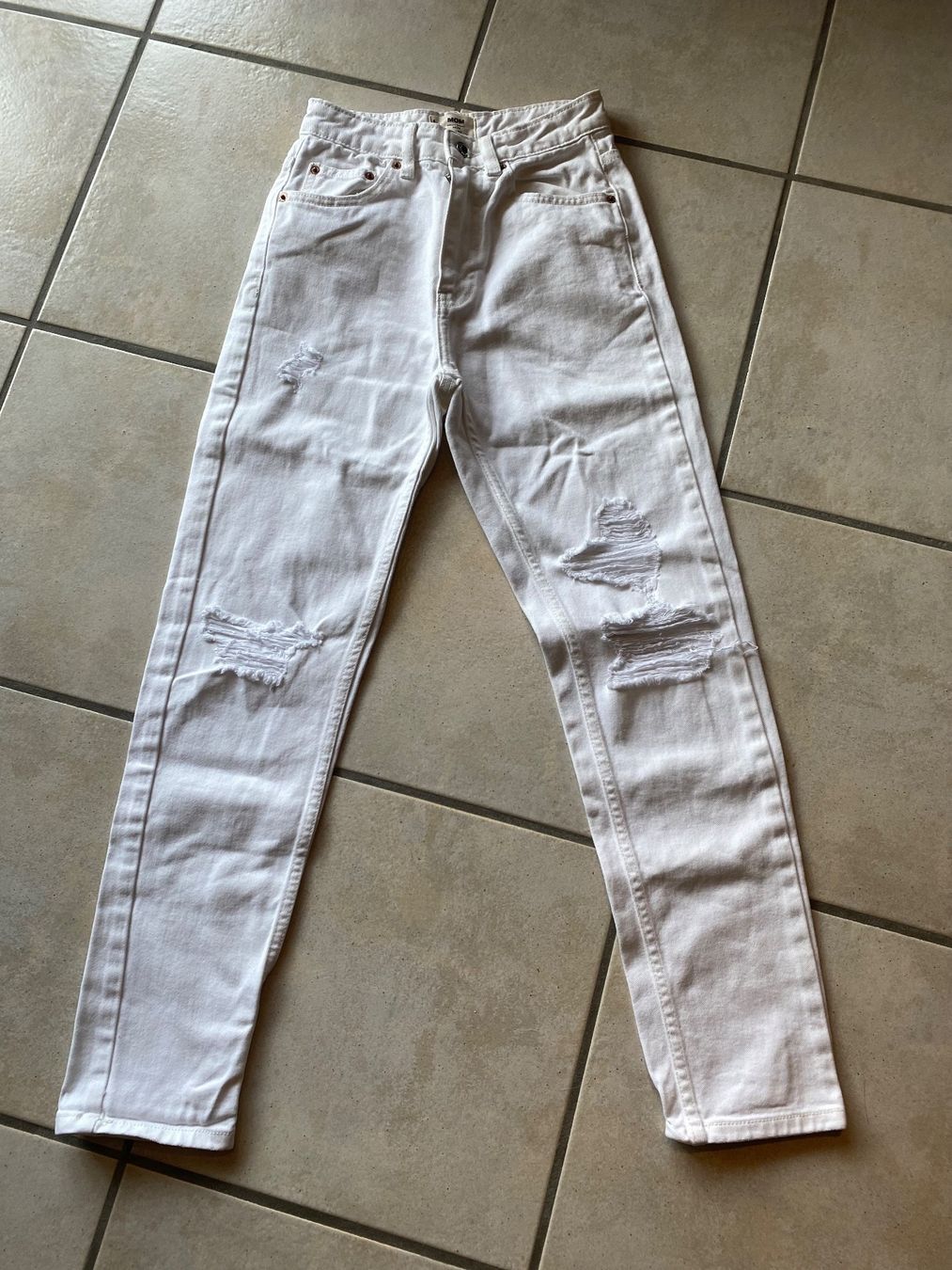 Tally Weijl Jeans: TALLY WEIJL Jeans 32 weiß – D'occasion à Orpund par Mary8972