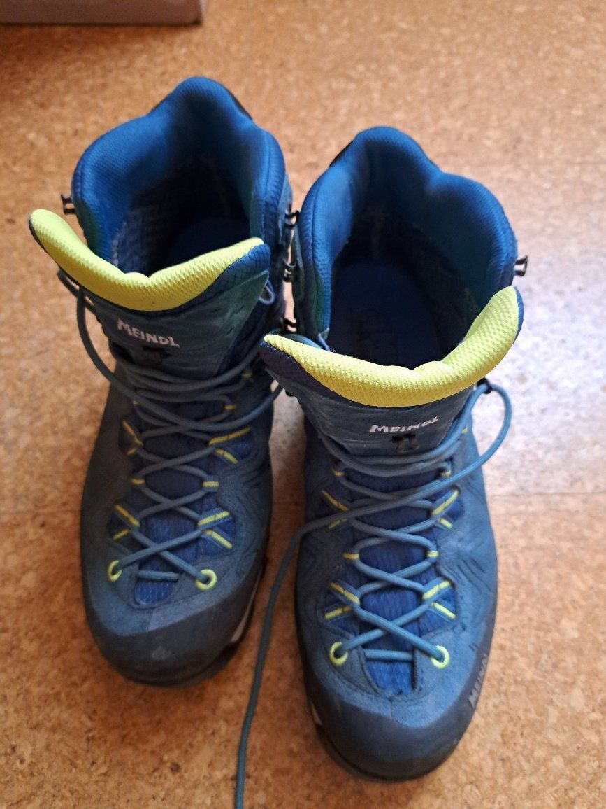 Scarpe da uomo: Wanderschuhe Grösse 43 / 44? – Usato da Schüpfheim venduto da madeleine69