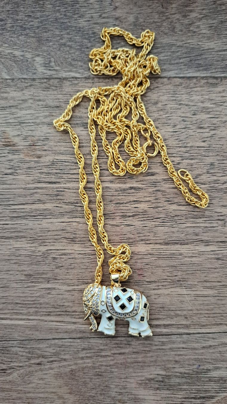 Ciondoli: pendentif éléphant blanc avec chaîne dorée – Nuovo (secondo la descrizione) da Chêne-Bourg venduto da n4r_7kyb