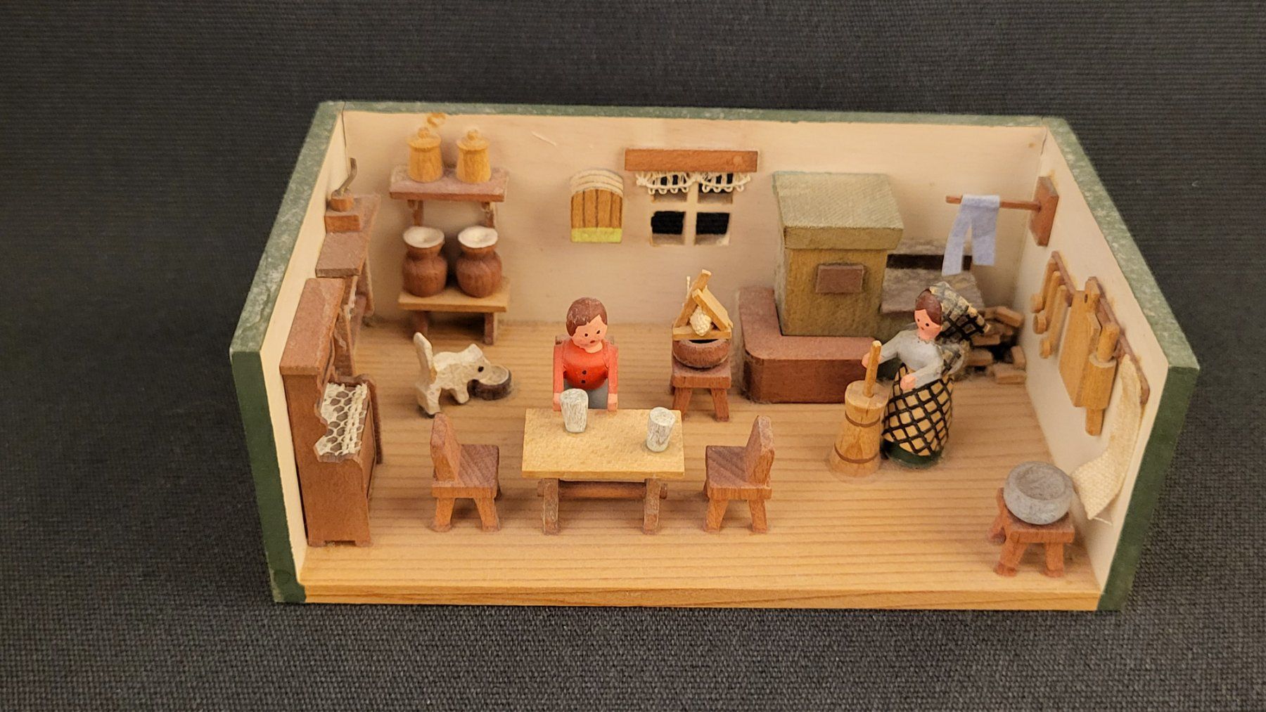 Statuette: Miniatur-Stube SEIFFEN – Usato da Basel venduto da spinne02 1