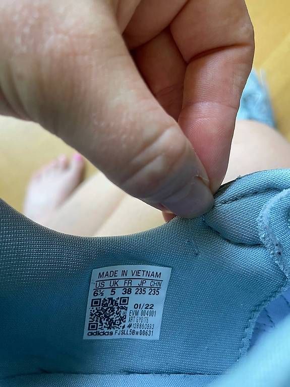 Adidas Scarpe da uomo: Adidas OZWEEGO Grösse 38 – Nuovo (secondo la descrizione) da Zürich venduto da nanniba 3