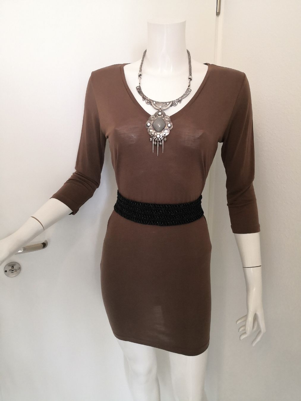 Mango Robes: 🤩MANGO KLEID BRAUN & V-SCHNITT – Neuf (Voir description) à Olten par Naja-Twins-Twins 1