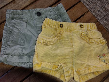 Sommer Set: Zwei süsse Baby Shorts, Gr. 62/3M