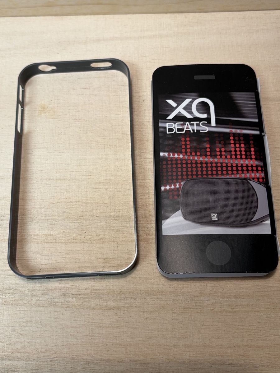 Apple Cover & Protezioni schermo: Xqisit iPlate Frame for iPhone 4/4S Polycarbonat neu – Nuovo e nell'imballaggio originale da Erlenbach ZH venduto da Ritschly 1