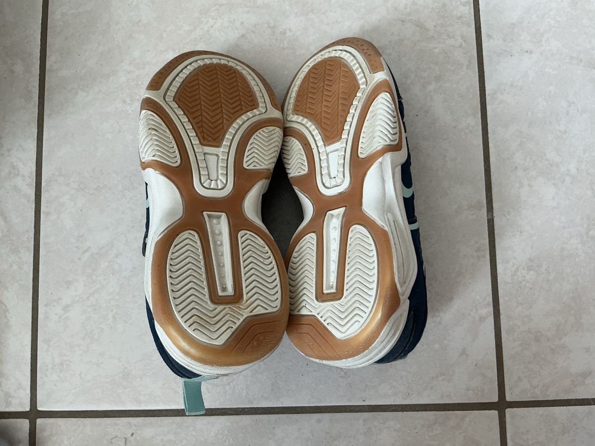 Fila Schuhe für Jungen: Hallenturnschuhe Grösse 32 – Gebraucht aus Grellingen von gartenzwerg03 2