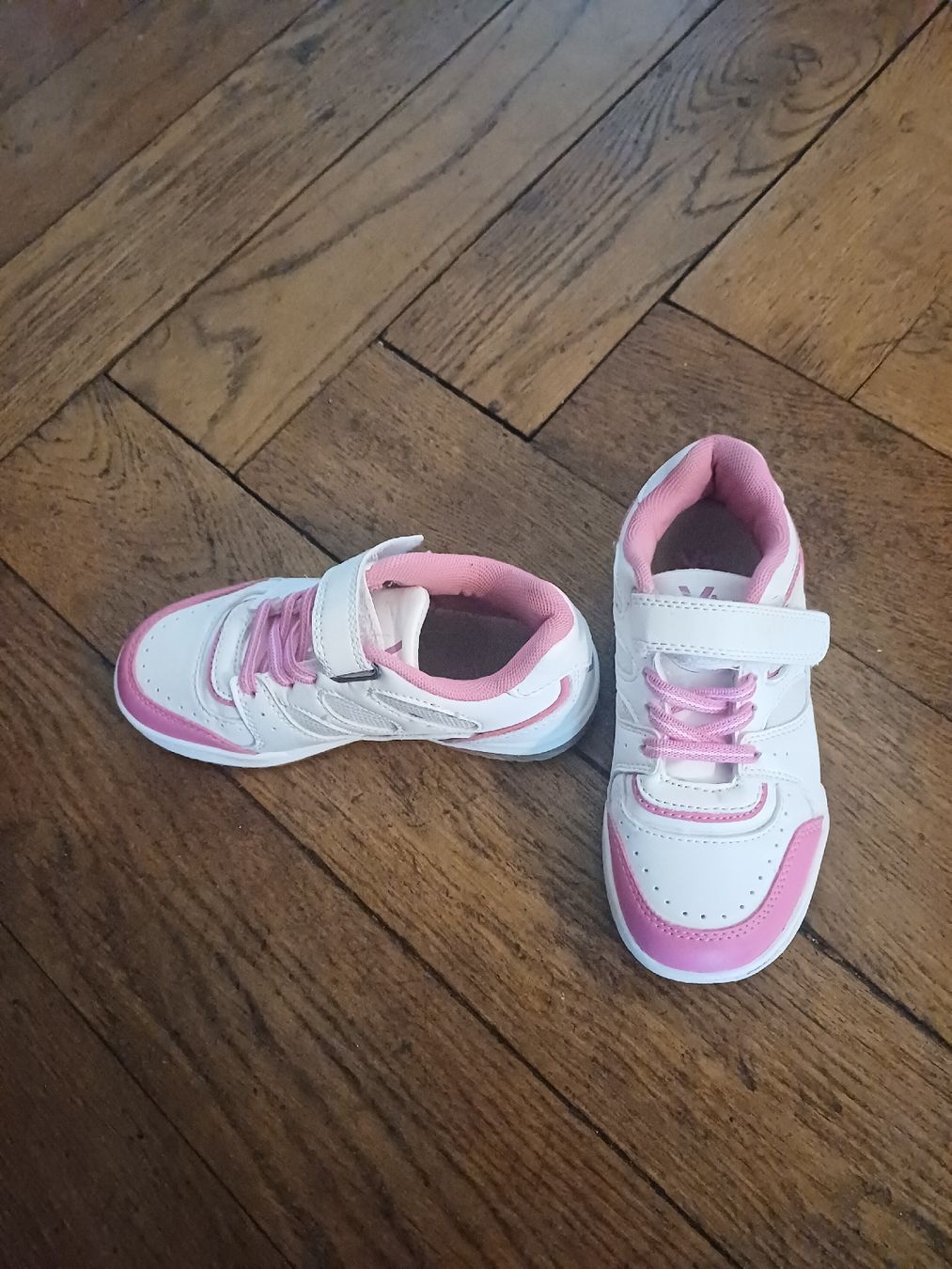 Scarpe per ragazze: Turnschuhe Grösse 29 von Vty – Nuovo (secondo la descrizione) da Schönenwerd venduto da pomodor 1