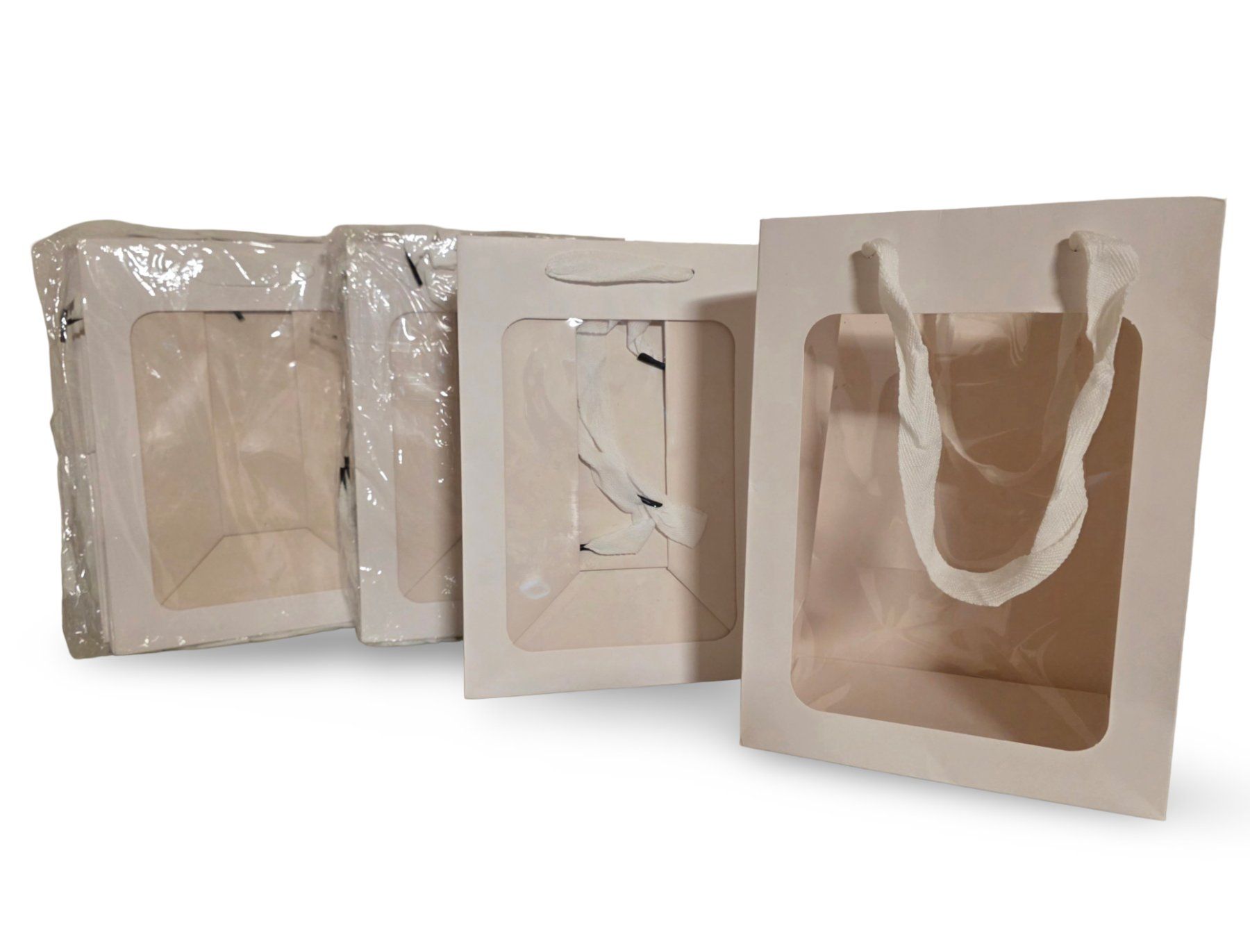 Borse: Weisse Geschenktaschen mit Fenster, 28 Stück – Nuovo (secondo la descrizione) da Oberdorf SO venduto da julian027