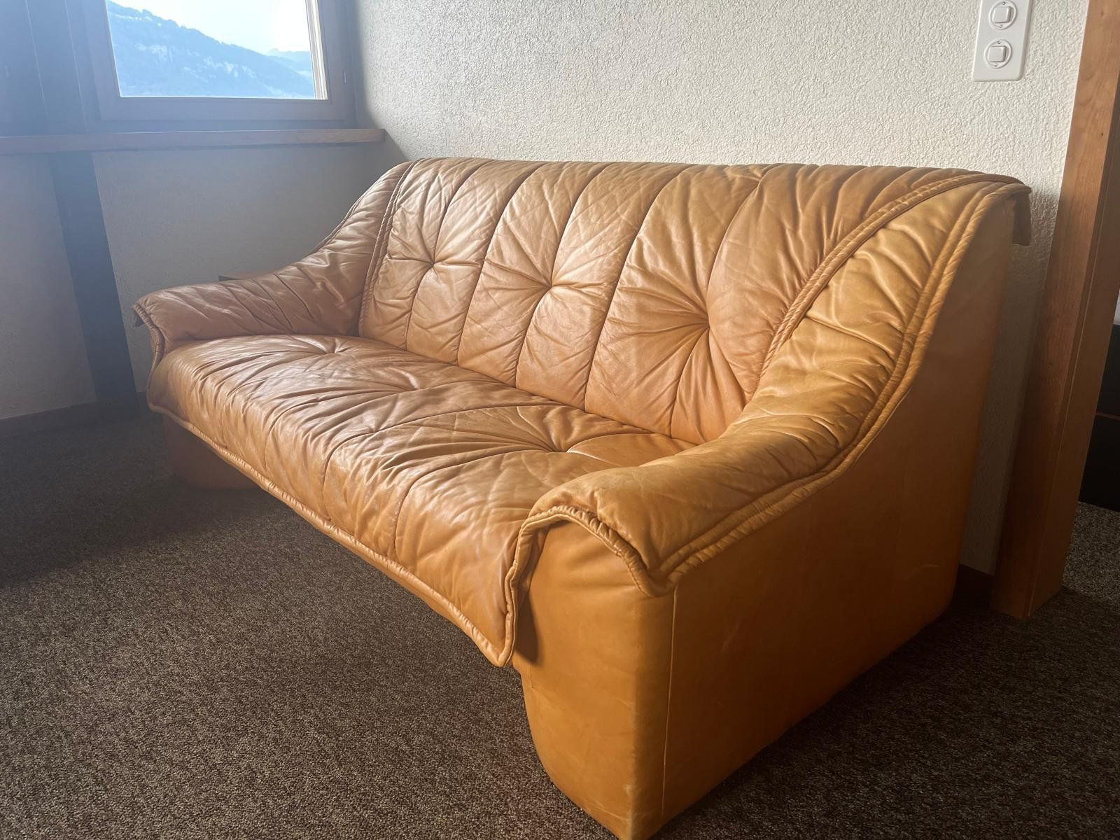 Sofas: Ledersofa – Gebraucht aus Faulensee von des_hv26