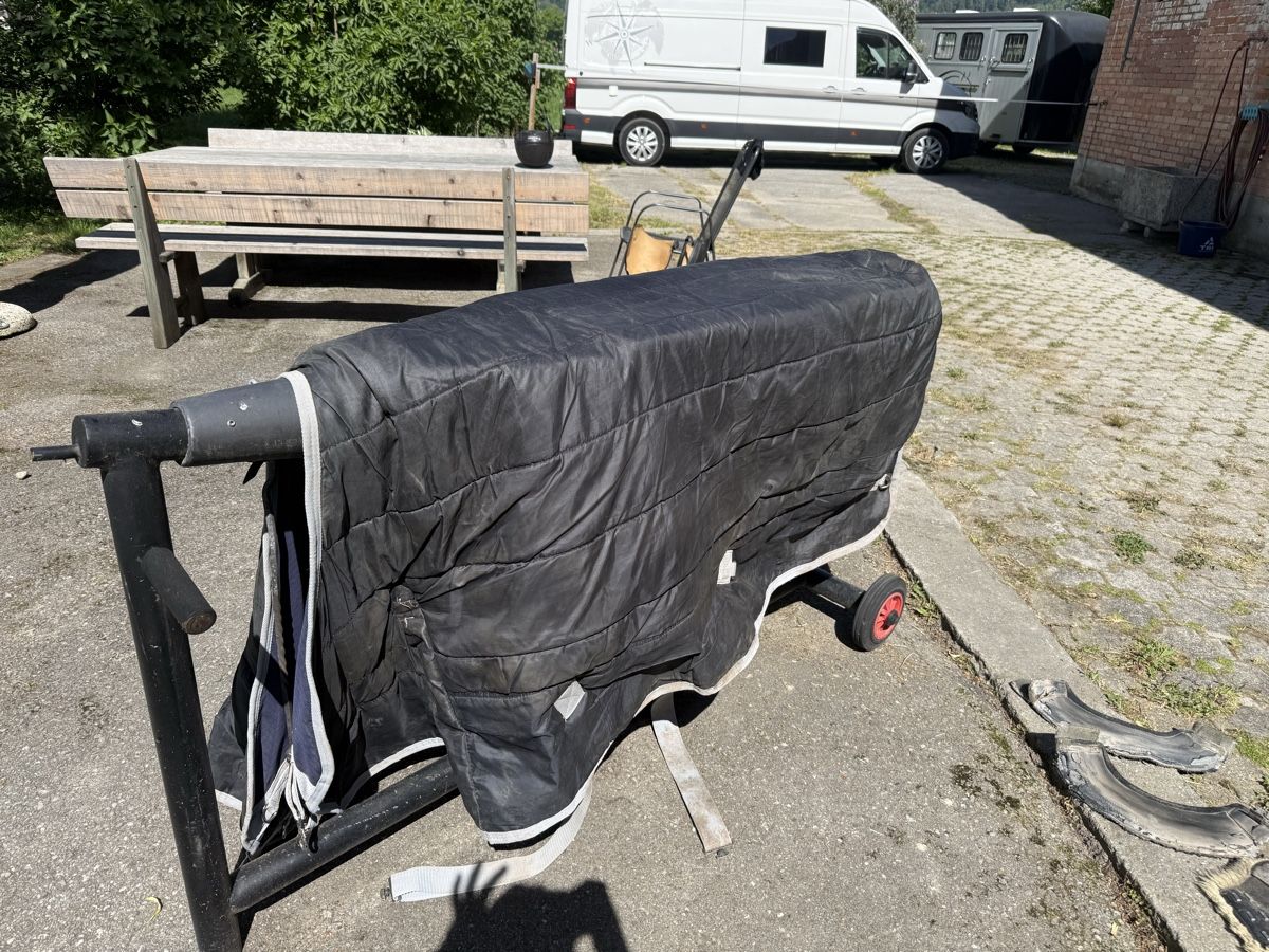 Decken: Pferdedecke Grösse 135, 300g – Gebraucht aus Widnau von sae_6kf6 6