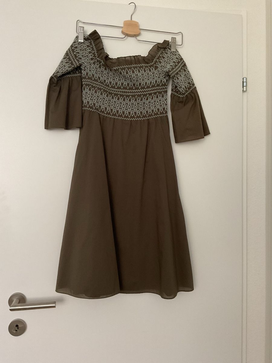Hugo Boss Kleider: Schulterfreies Kleid von Hugo Boss – Gebraucht aus Uitikon Waldegg von sarab6928