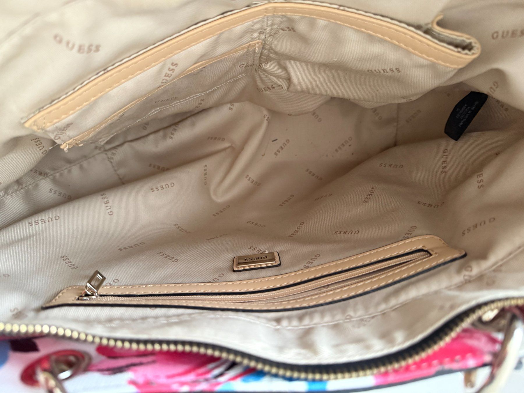 Guess Borse da donna: Sac cabas/Shopper fleuri GUESS – Nuovo (secondo la descrizione) da Le Locle venduto da tchanatakoua 7