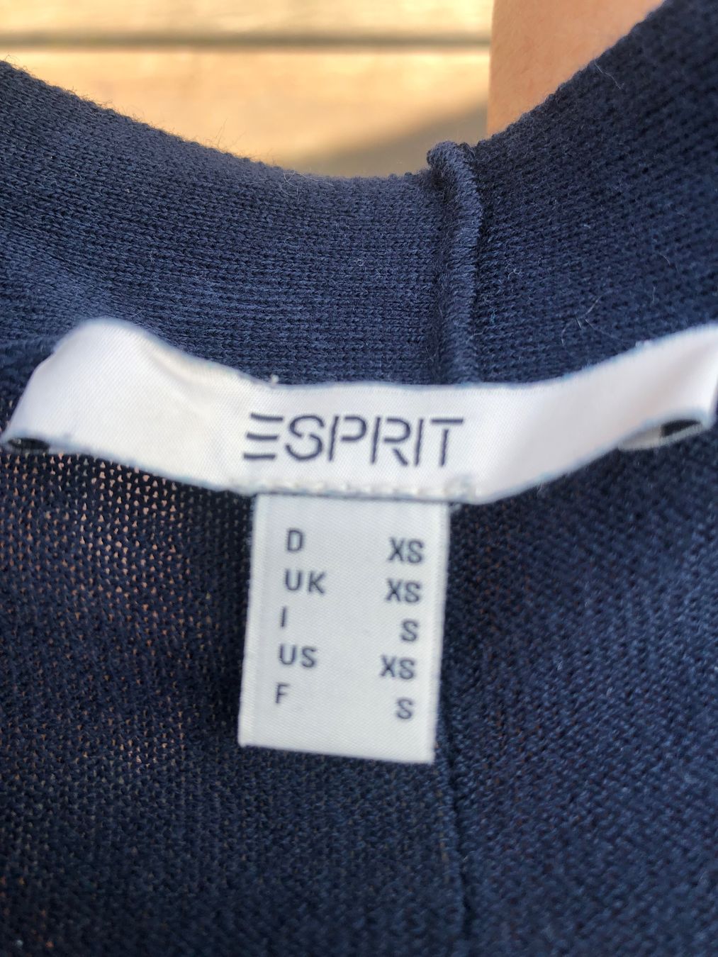 Esprit Giacche: Leichte Esprit Strickjacke Gr. XS/S – Usato da Solothurn venduto da See203 1