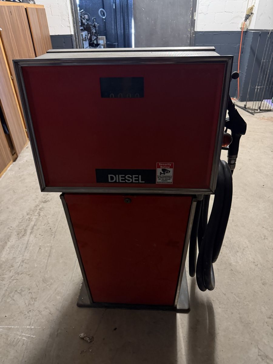 Autres collections & raretés: Dieselzapfsäule – D'occasion à Herznach par Meritonhoxhaj 3