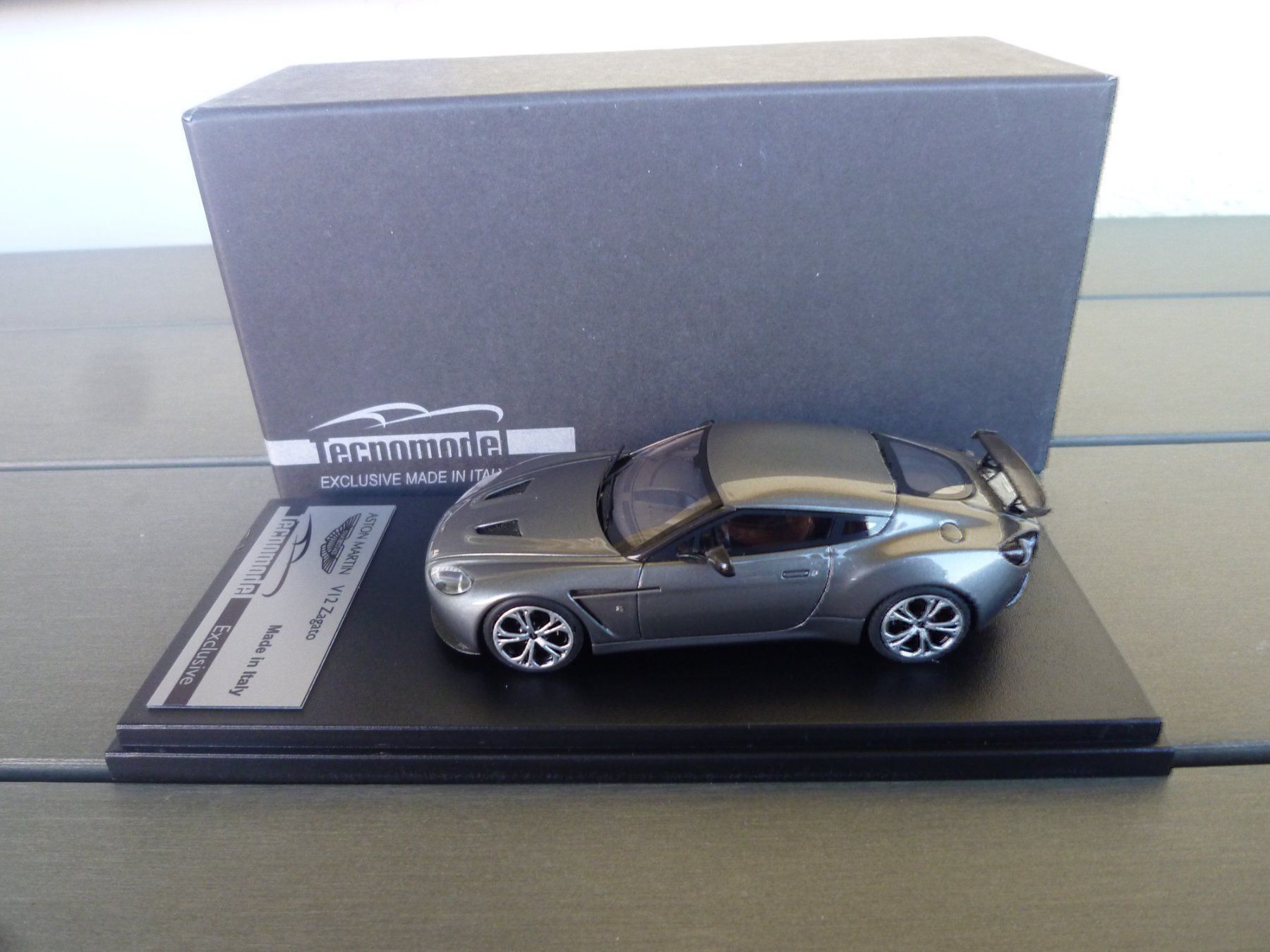 Modellini d'auto: Aston Martin V12 Zagato – Nuovo e nell'imballaggio originale da Flawil venduto da Imperiosud 1