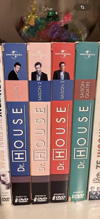 Tutti i DVDs: Dr House, Saisons 1 à 4 – Usato da Vessy venduto da ongaros