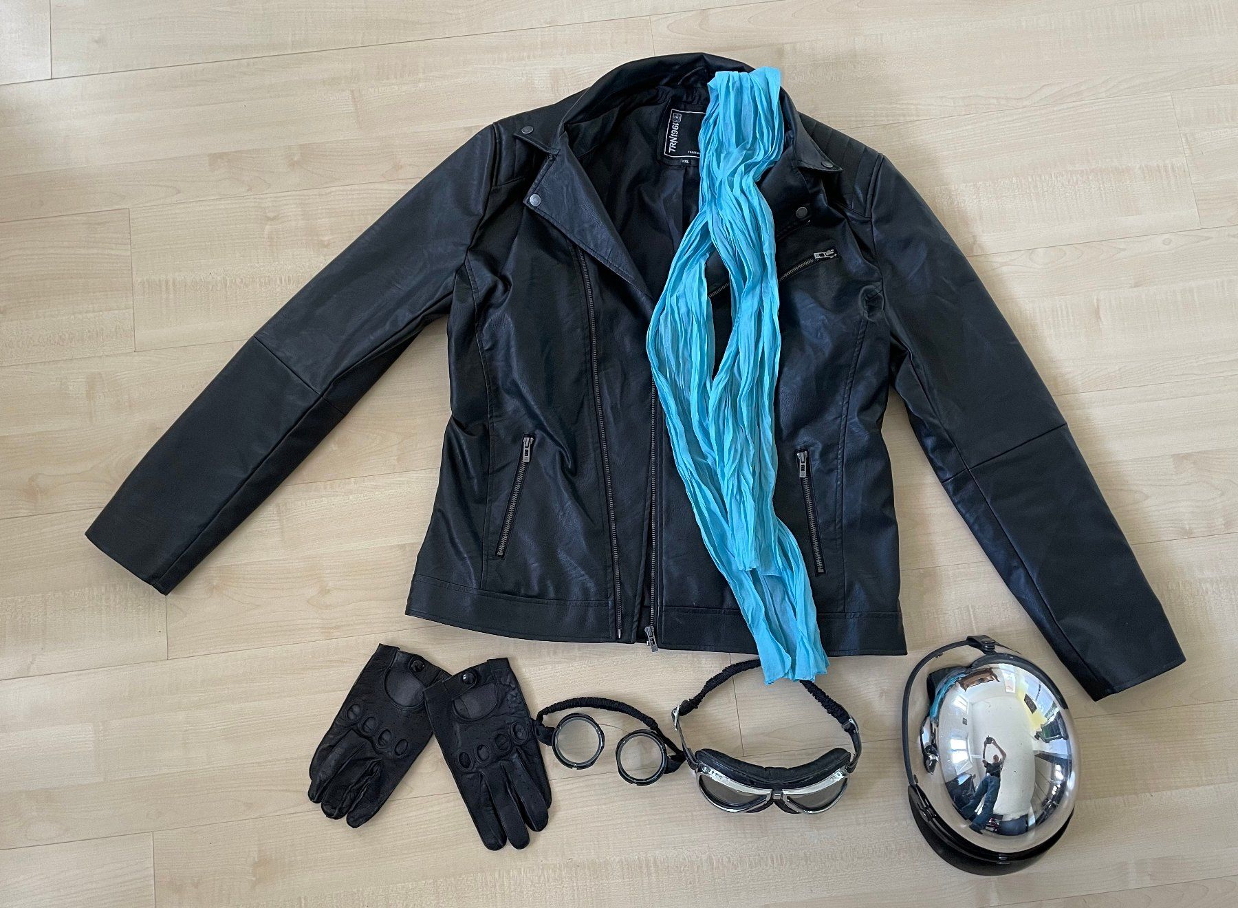 Abiti antichi: VeloSoleX Töffli Töff Oldtimer Jacke Helm Brille Nostalgie – Usato da Oftringen venduto da the_white_house 1