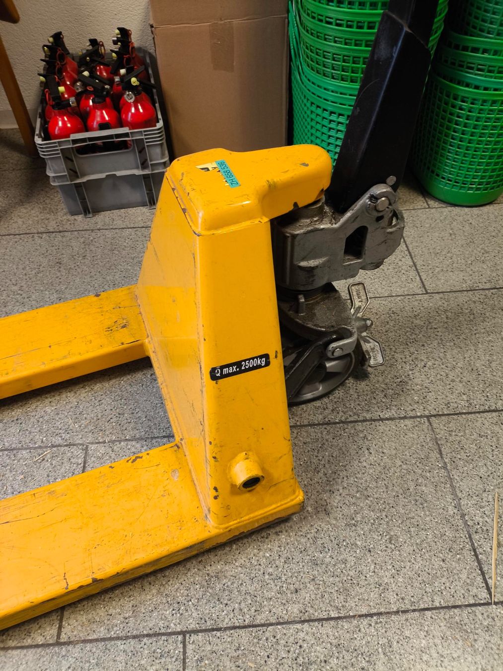 Carrelli elevatori e a forche: Palletthubwagen 2500 kg – Usato da Zürich venduto da flashkurier 2
