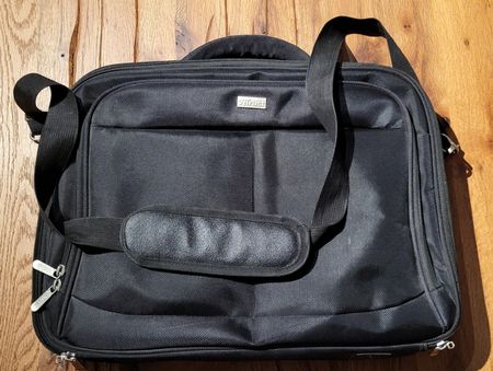 Trust Notebook Tasche