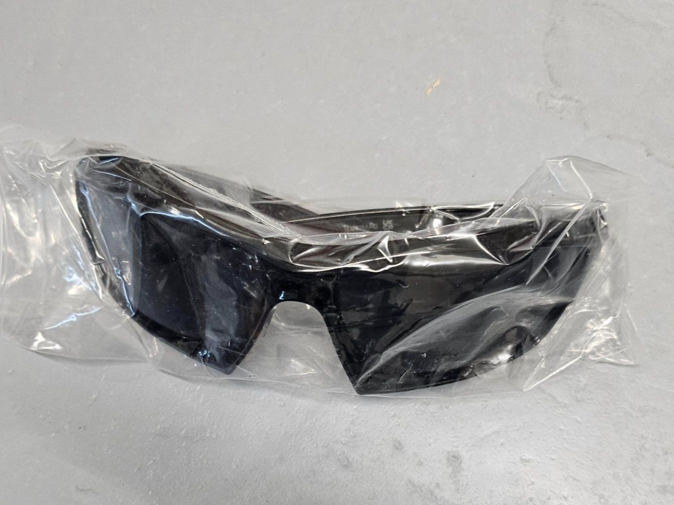 Brillen & Gläser: Sonnenbrille Schwarz – Neu und originalverpackt aus Weisslingen von holz-spielen.ch 2