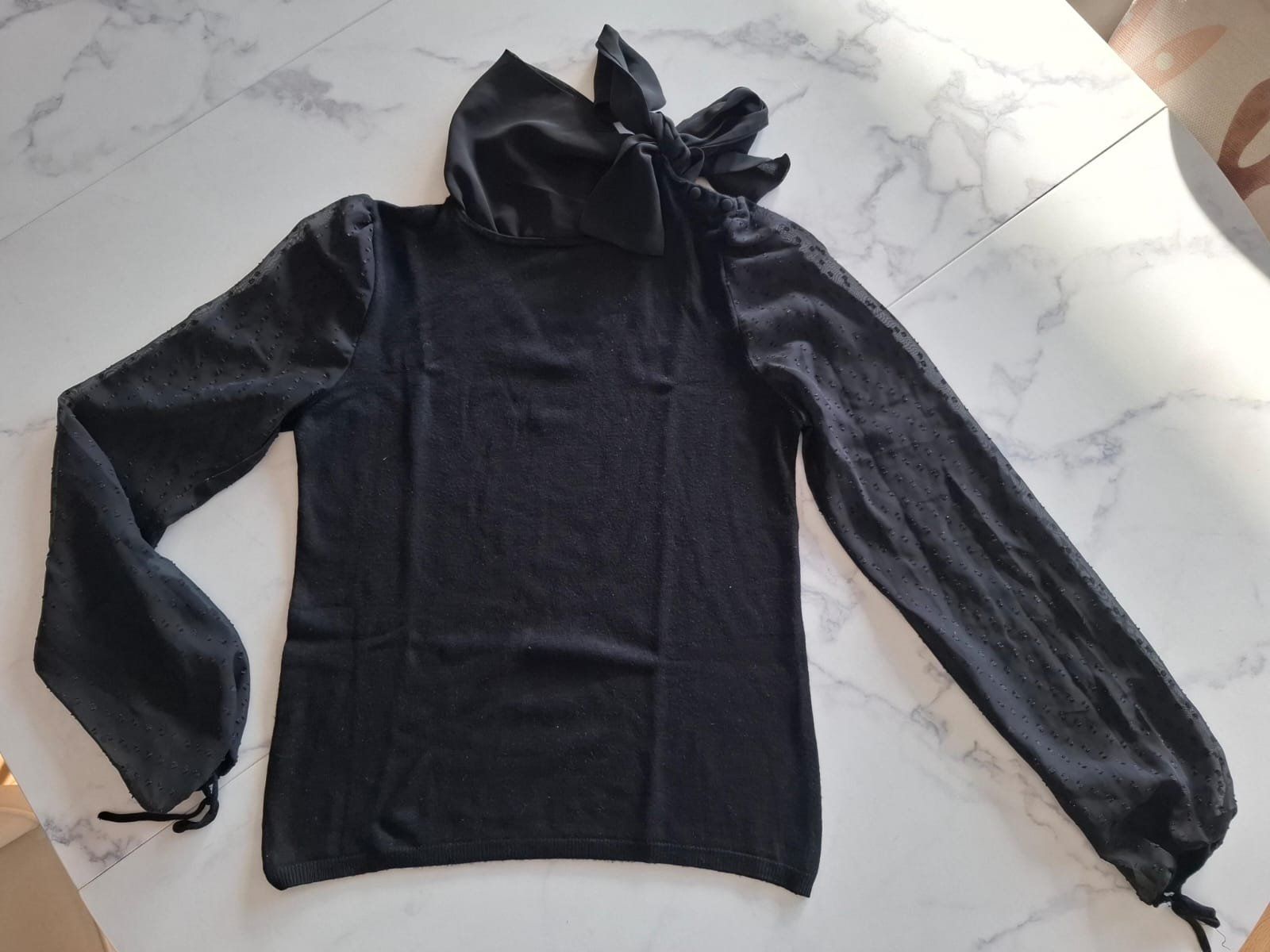 Mango Blusen: Damenpullover/Bluse mit Schleife von Mango, Gr. M – Gebraucht aus Massagno von Michaela.F