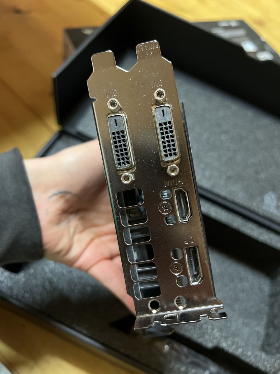 Asus Schede grafiche: Asus Strix GTX 1050TI O4G Gaming – Usato da flawil venduto da KauzigerBergeremit 2