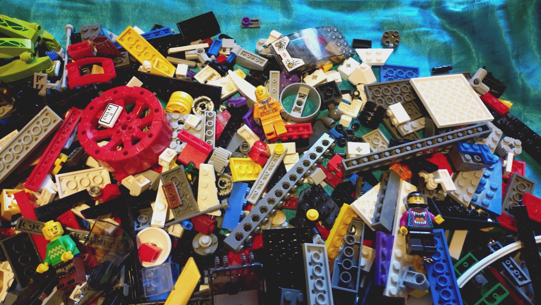 Lego Kit di costruzioni: Lego Classic-Basic-Figuren Kiloware gemischt 1,4kg – Usato da Schwarzenbach(Huttwil) venduto da Padielito 3